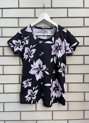 Чорна футболка з квітковим принтом бавовна takko