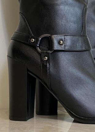 Чоботи на підборах шкіряні 40р