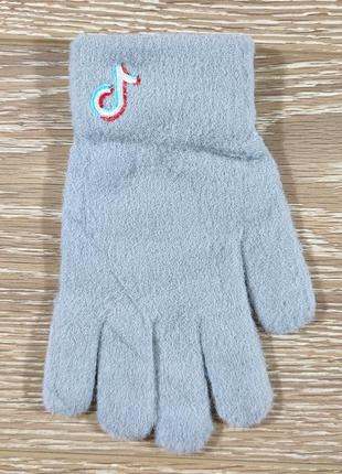 Рукавички сірі підліткові одинарні з начосом з логотипом тік-ток