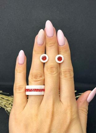 Керамічні пусети сережки-гвоздики жіночі білі з червонмим цирконами9 фото