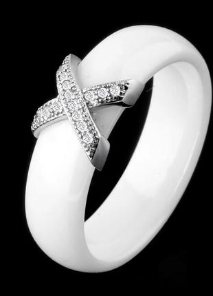 Кольцо женское из белой керамики5 фото