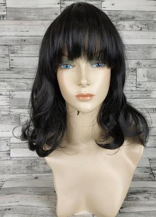 Парик каре до плеч черный подкрученный с прямой челкой
