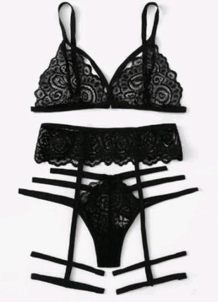 Кружевной комплект нижнего белья