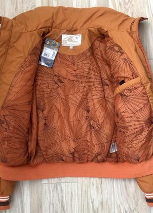 Красива куртка-бомбер o’neil