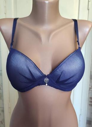 Бюстгальтер.