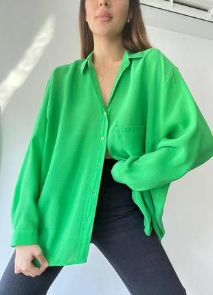 Якісна хлопкова жіноча яскрава сорочка зеленого кольору