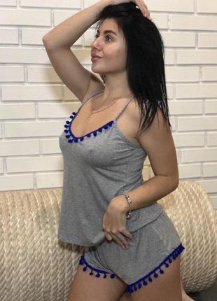 Женская пижама с бубонами из вискозы