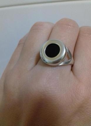 Серебряное кольцо с ониксом4 фото