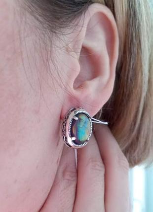 Серебряные серьги с опалом