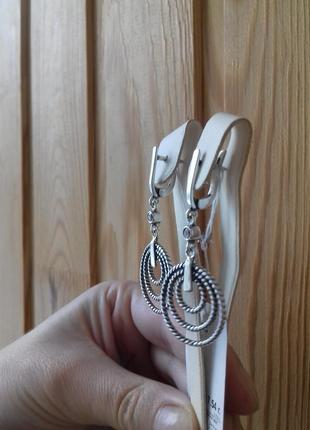 Серебряные стильные серьги подвески