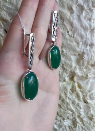 Серебряный комплект с зеленым агатом