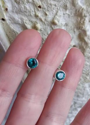 Серебряные пусеты с зеленым кварцем