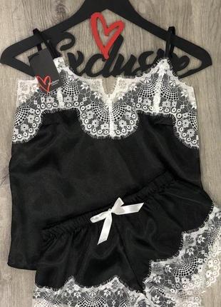 Атласна піжама майка і шорти з мереживом