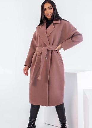 Стильне базове пальто  на підкладці з поясом та прорізними кишенями