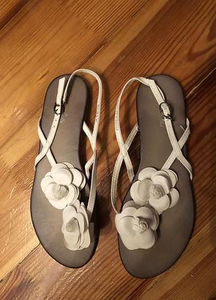 Босоножки , сандали