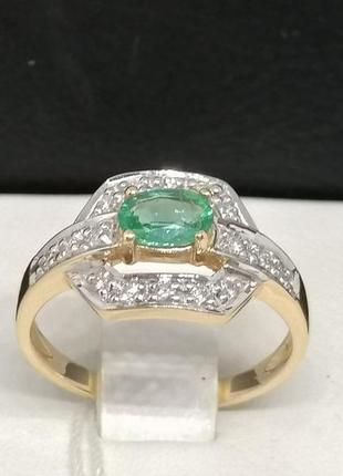 Золоте кільце з діамантами і смарагдом. артикул re588k 17,5