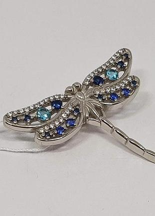 Серебряная брошь стрекоза с фианитами. 9521 син-гол