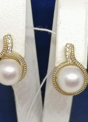 Золотые серьги с жемчугом и фианитами.   3532785
