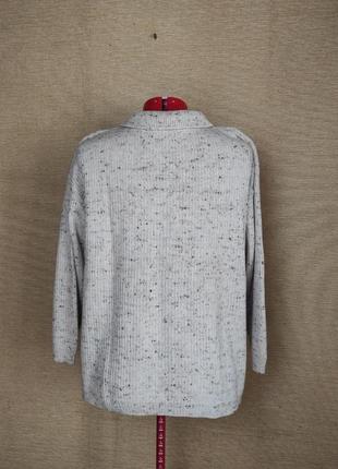Бежевий світер джемпер пуловер вільного крою з воротніком5 фото
