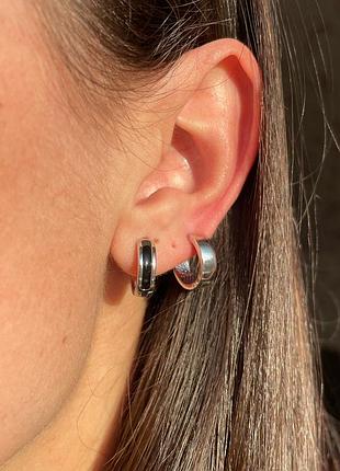 Сережки срібні каблучки з чорною емаллю