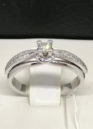 Золотое кольцо с бриллиантами. артикул 3022652 16,5