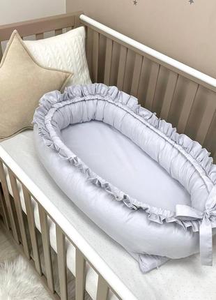 Кокон гніздо для новонароджених для сну з рюшем, поплін, срібло топ1 фото
