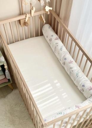 Захисний бортик валик для дитячого ліжечка, довжина 180 см, сатин, гортензія пудра топ1 фото