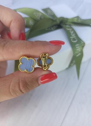 Сережки van cleef ван кліф конюшина халцедон у золоті англійський замочок топ1 фото