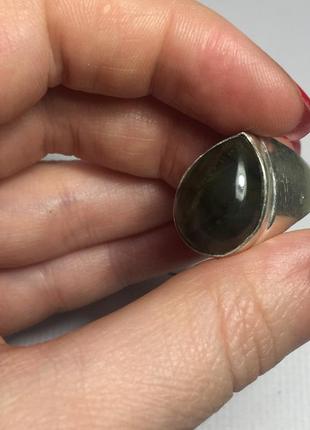 Лабрадор кольцо с натуральным лабрадором в серебре кольцо с лабрадором кольцо лабрадор 17,8 размер индия6 фото