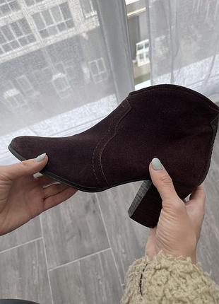 Ботильйони черевики jigsaw замша італія