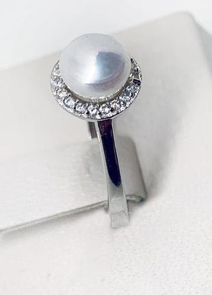 Кольцо серебряное  с жемчугом и кубическим цирконием 17 2,7 г