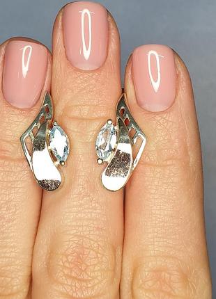 Сережки серебряные с голубым топазом 4,35 г