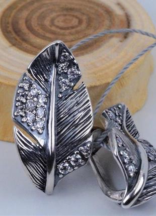 Сережки срібні з цирконіями 925 проби.