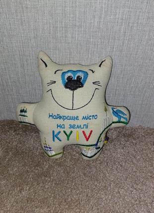 Игрушка сувенир кот с вышивкой "найкраще місто на землі kyiv" київ.