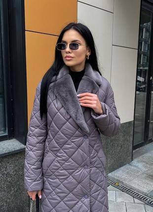 Стильне жіноче пальто зима