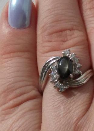 Кольцо серебряное 925 натуральный черный звездный сапфир, цирконий. р-174 фото