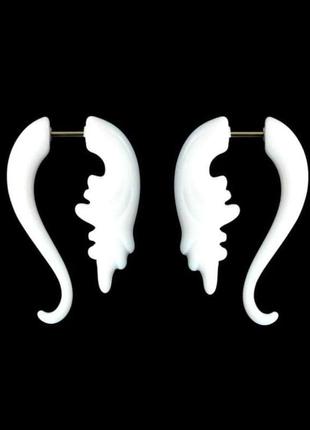 Білі плаги обманки для пірсингу вух. матеріал: акрил, 2 шт1 фото