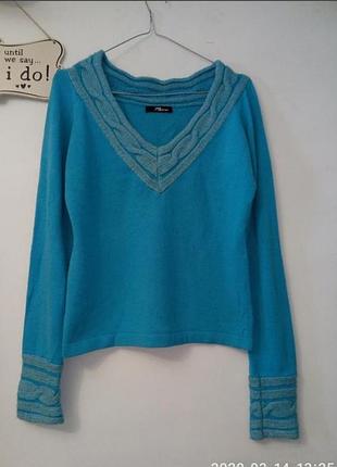 Свитер с мысом м