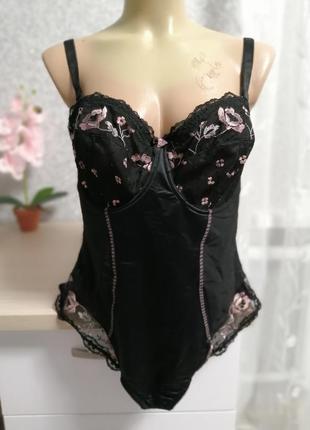 Боді marks & spencer.