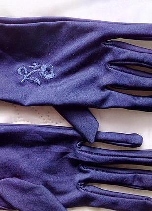 Перчатки женские, демисезонные, мягкие, вискоза. цвет темно-фиолетовый3 фото