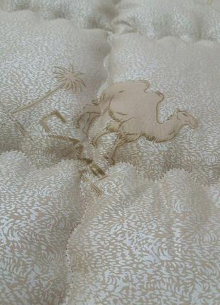 Элитное зимнее теплое одеяло из верблюжьей шерсти 195*215.4 фото