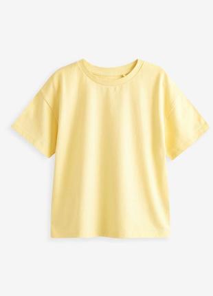 Желтая футболка next