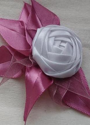 Брошь белая роза