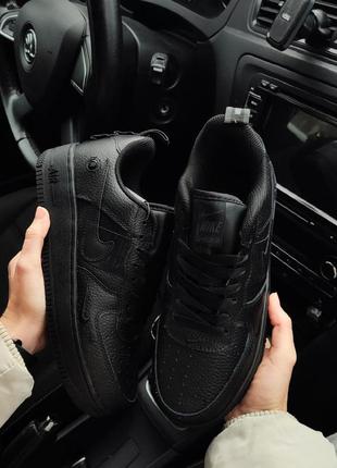 Чоловічі кросівки чорні nike air force 1 '07 lv8 utility black чорні5 фото