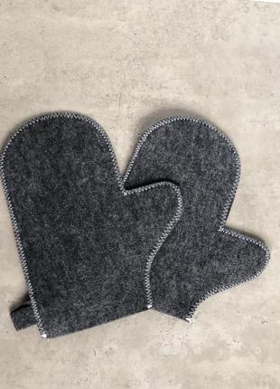 Банна рукавиця універсальна для чоловіків і жінок термостійка, вологостійка рукавиця для лазні сіра2 фото