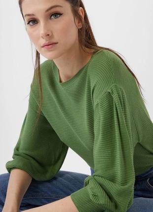 Зеленый свитер с рукавами фонариками3 фото