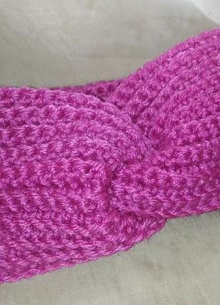 Пов'язка в'язана ручної роботи яскравого рожевого кольору
