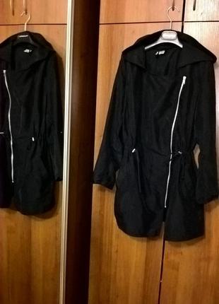 Чорне пальто-плащик літній з капюшоном. тоненький плащик-вітровка розмір s-m-l
