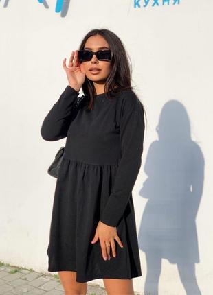 Женское короткое платье черное бежевое свободное нарядное с длинным рукавом4 фото