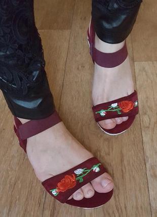Жіночі бордові сандалі з вишивкою 36-37-38 р4 фото